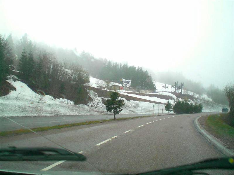 CIMG3821.JPG - Nog veel sneeuw onderweg omhoog